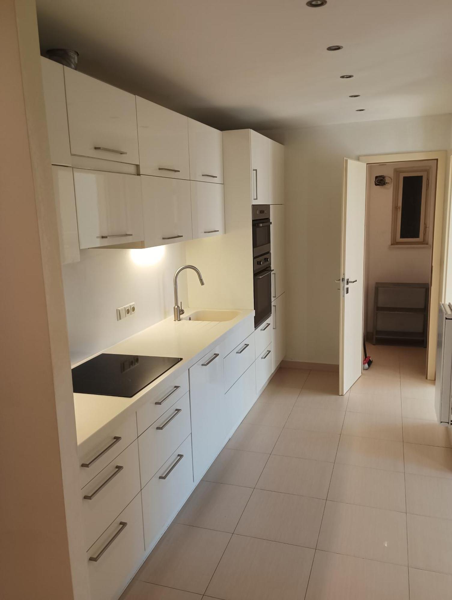 Modern In 6 * Prague